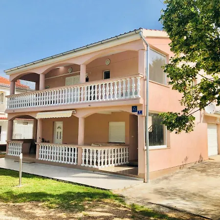 Apartment Apolon *